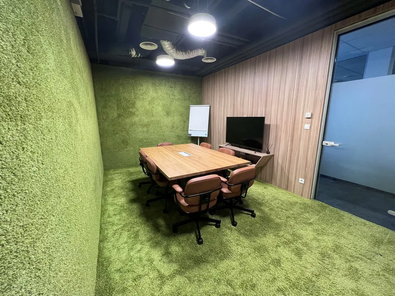 Gallery main photo