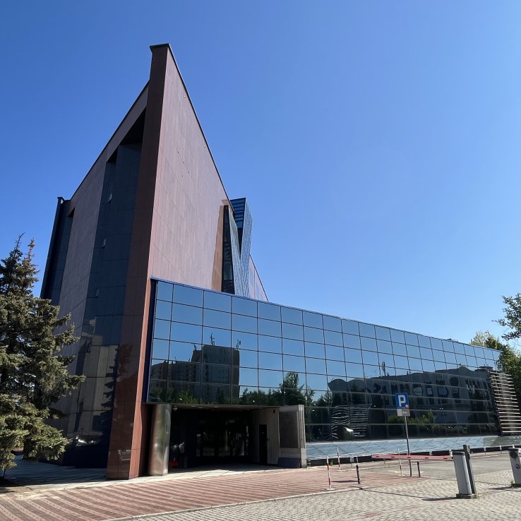 Powstańców 43