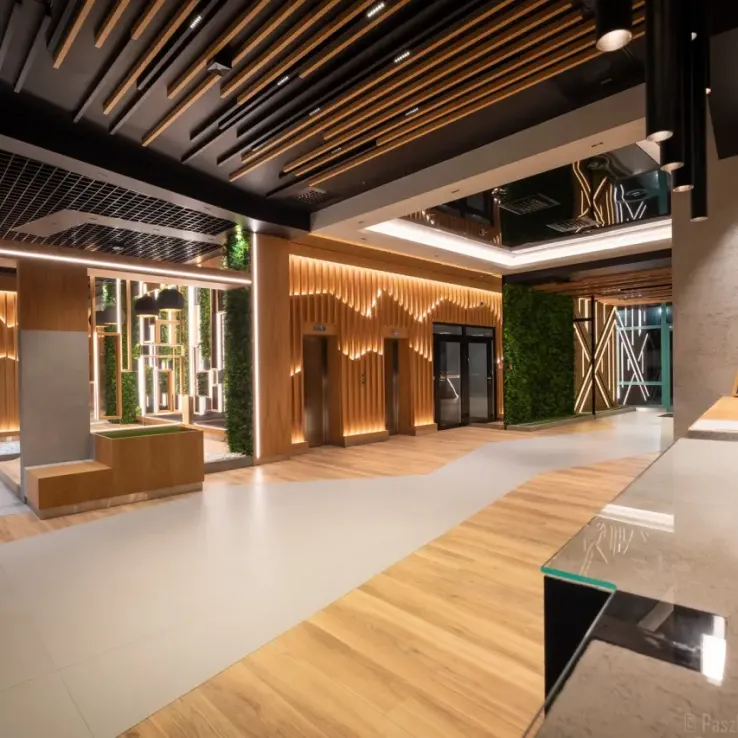 Renaissance Plaza Renaissance Plaza