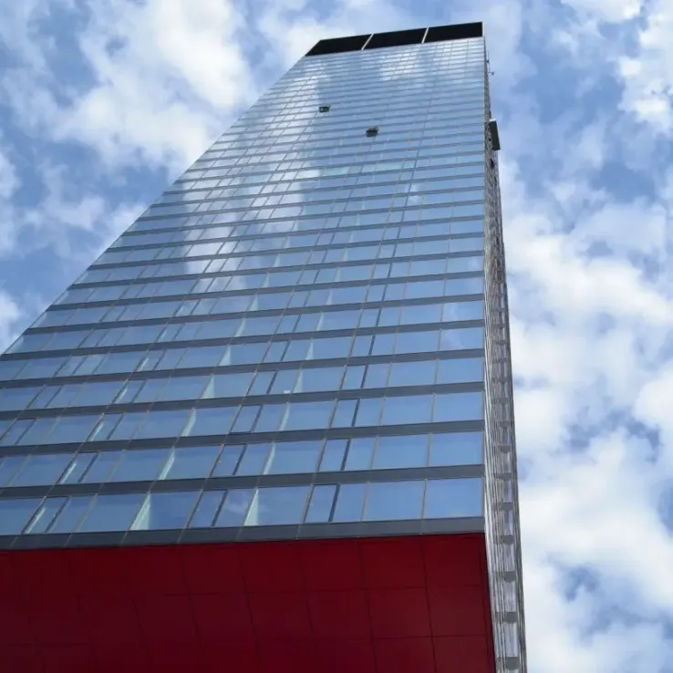 Cosmopolitan Twarda 4