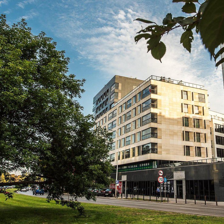 Solec Residence