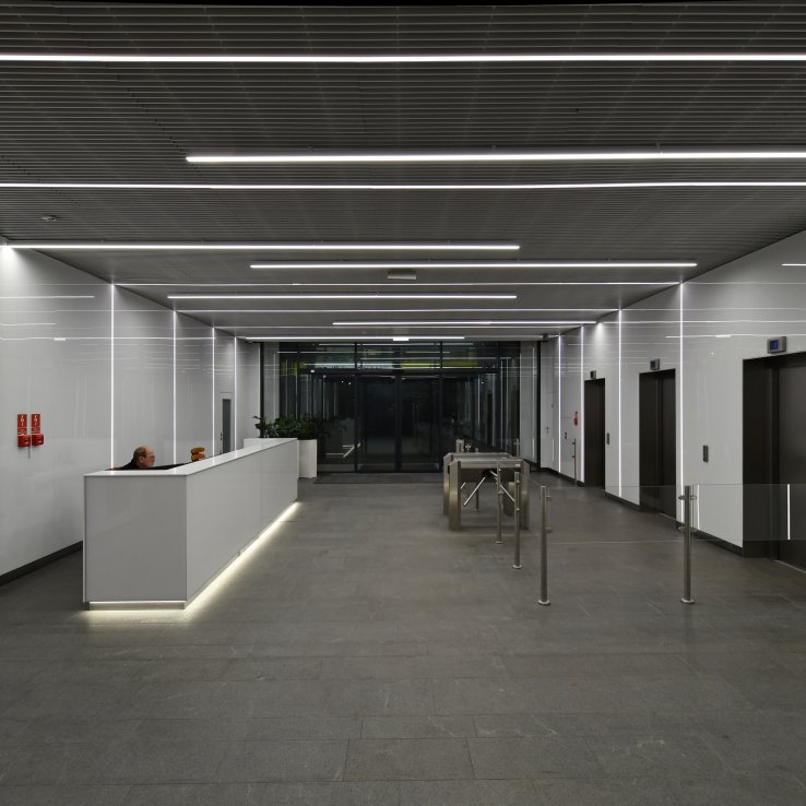 Cross Point B
