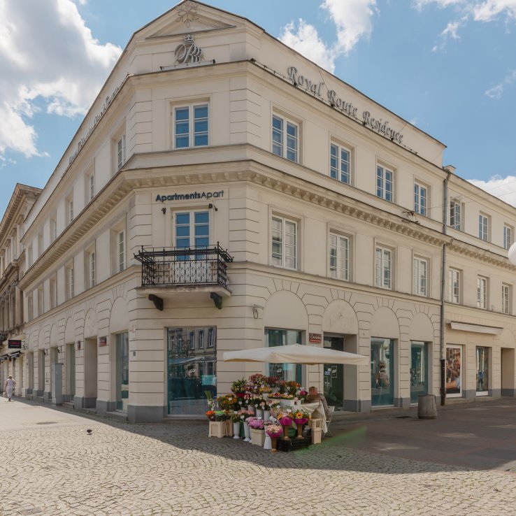 Odrestaurowana Kamienica Chmielna 1/3