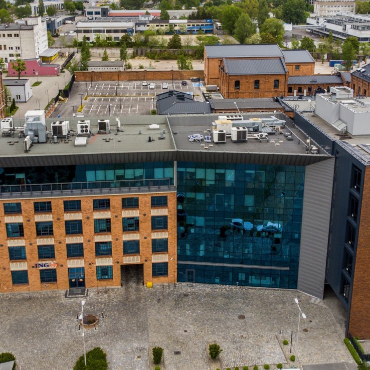 Centrum Biznesu Kopcińskiego 77