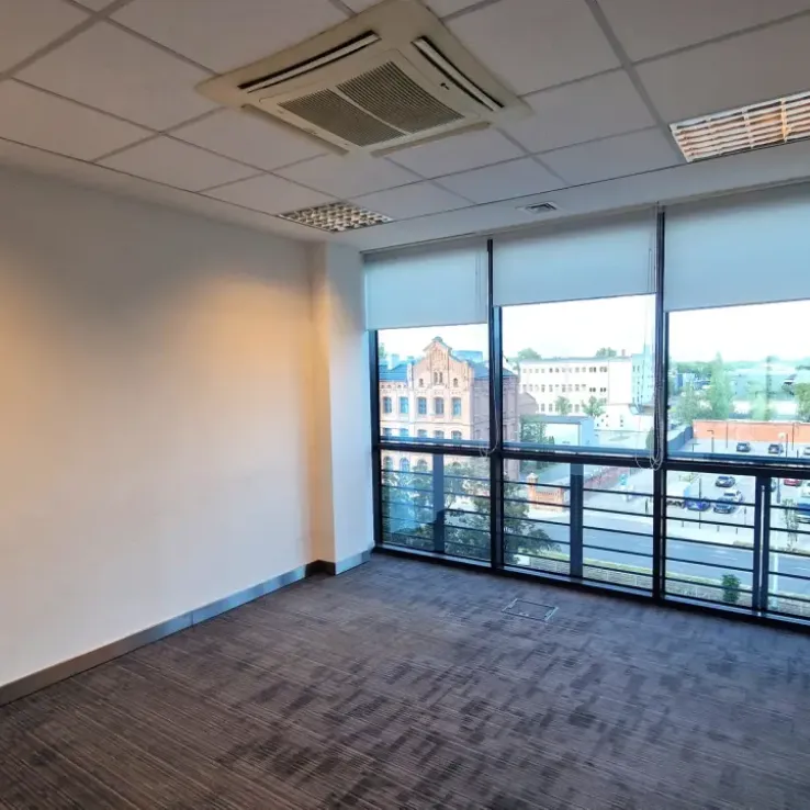 Centrum Biznesu Kopcińskiego 73/75 Centrum Biznesu Kopcińskiego 73/75