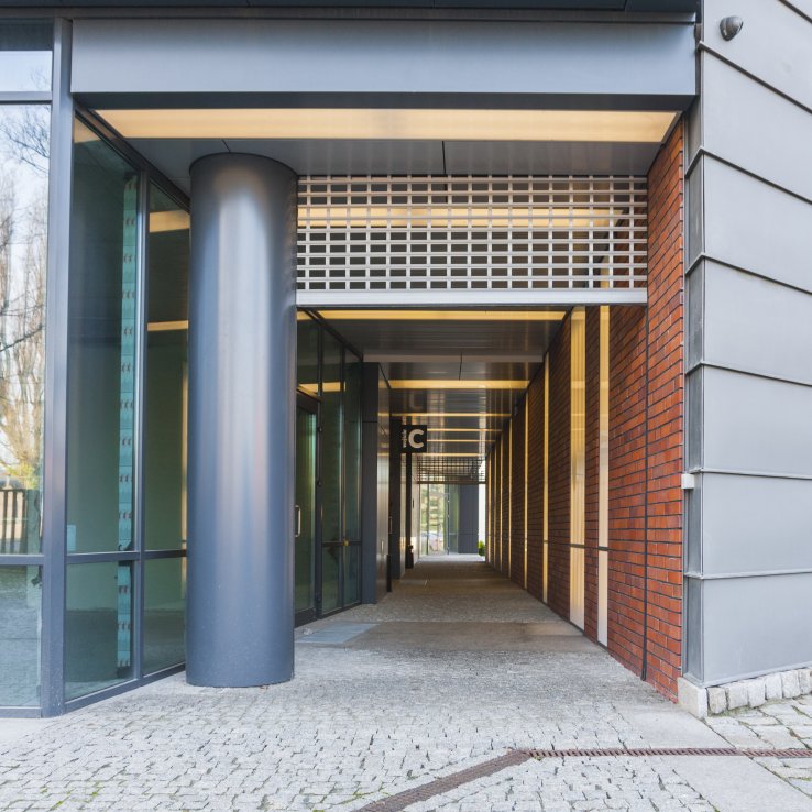 Centrum Biznesu Kopcińskiego 79
