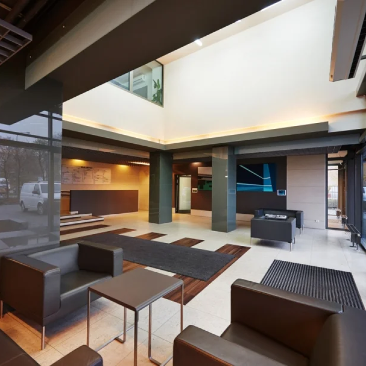 Real Office