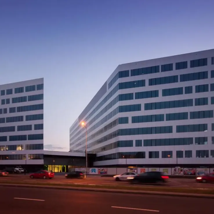 Kapelanka 42 - Budynek B