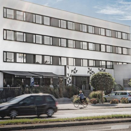 G132 Office