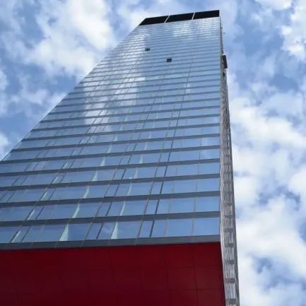 Cosmopolitan Twarda 4