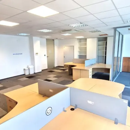 Centrum Biznesu Kopcińskiego 77