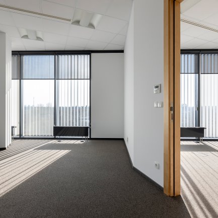 Skalar Office Center