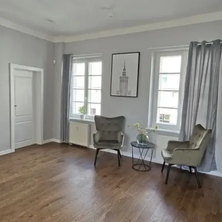 Odrestaurowana Kamienica Chmielna 1/3