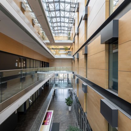 Skalar Office Center