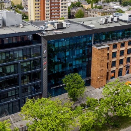 Centrum Biznesu Kopcińskiego 79