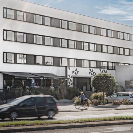 G132 Office