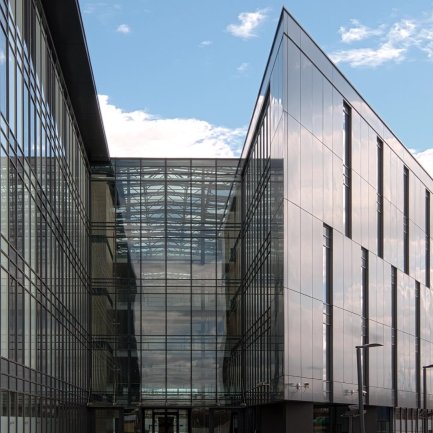 Skalar Office Center