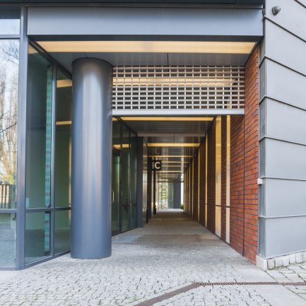 Centrum Biznesu Kopcińskiego 79